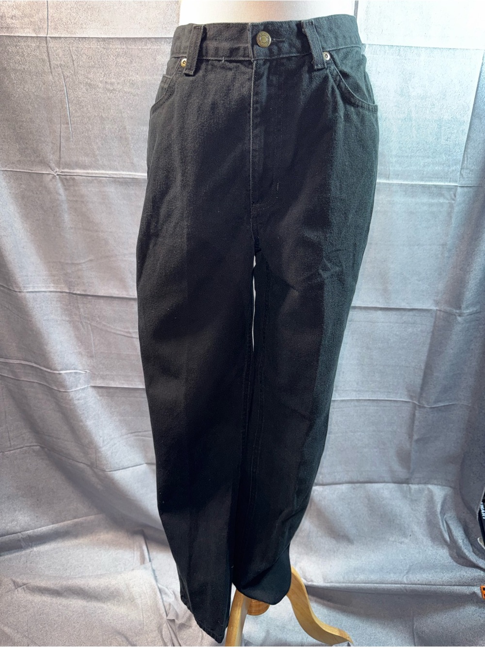1440-Vintage Jones Sport Women's Black Straight-Leg Jeans